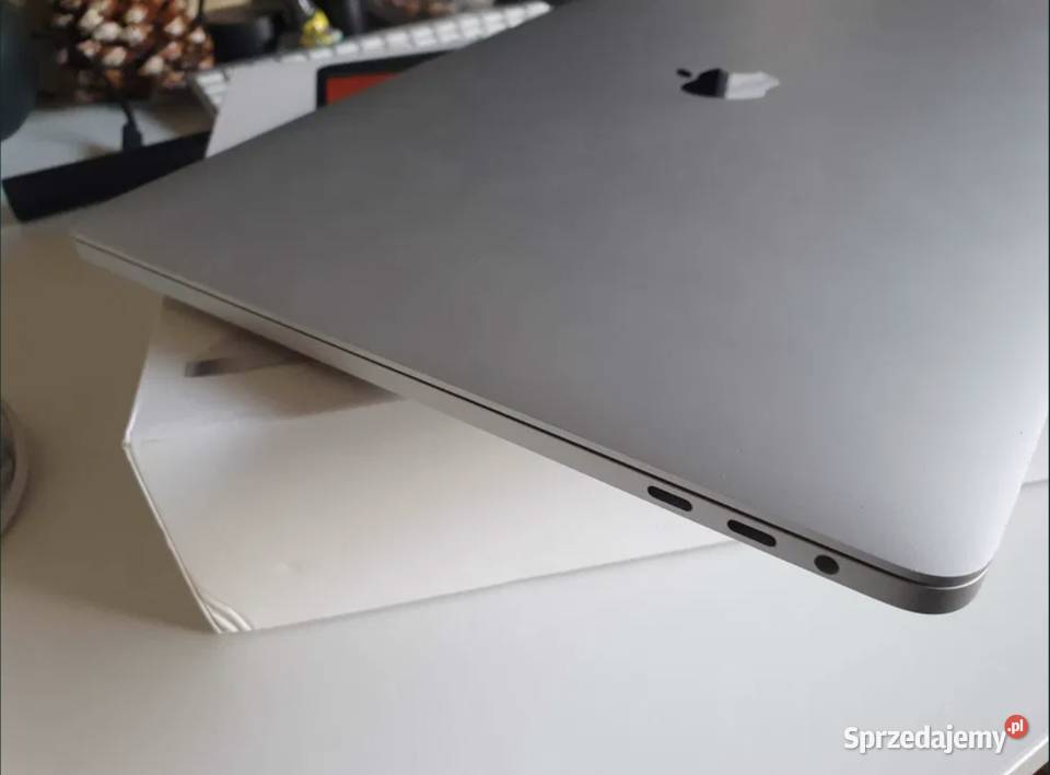 MacBook Pro 16, 2019 32GB 512GB i7, 229 cykli - idealny