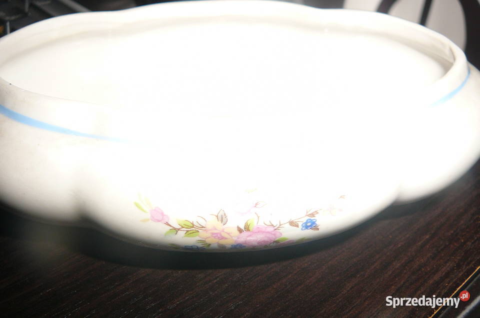 PRL Porcelana Bogucice bomboniera inny kolor sprzedam