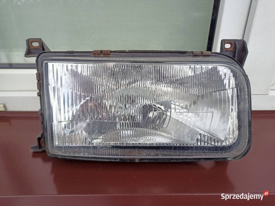 VW Passat B3 lampa przednia prawa reflektor