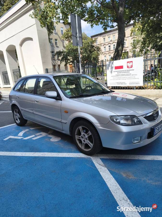 Samochód osobowy Mazda 323f elektryczne lusterka Świdnica Polska sprzedam