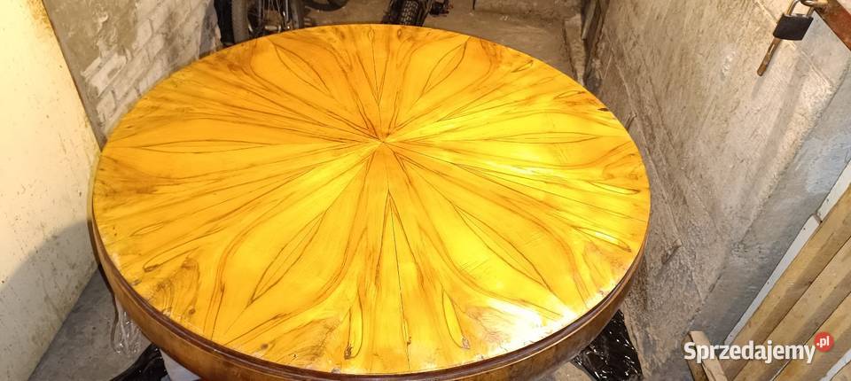 Piękny rozkładany stół Meble