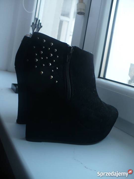 Botki z ćwiekami na koturnie Rozmiar 39 Bydgoszcz