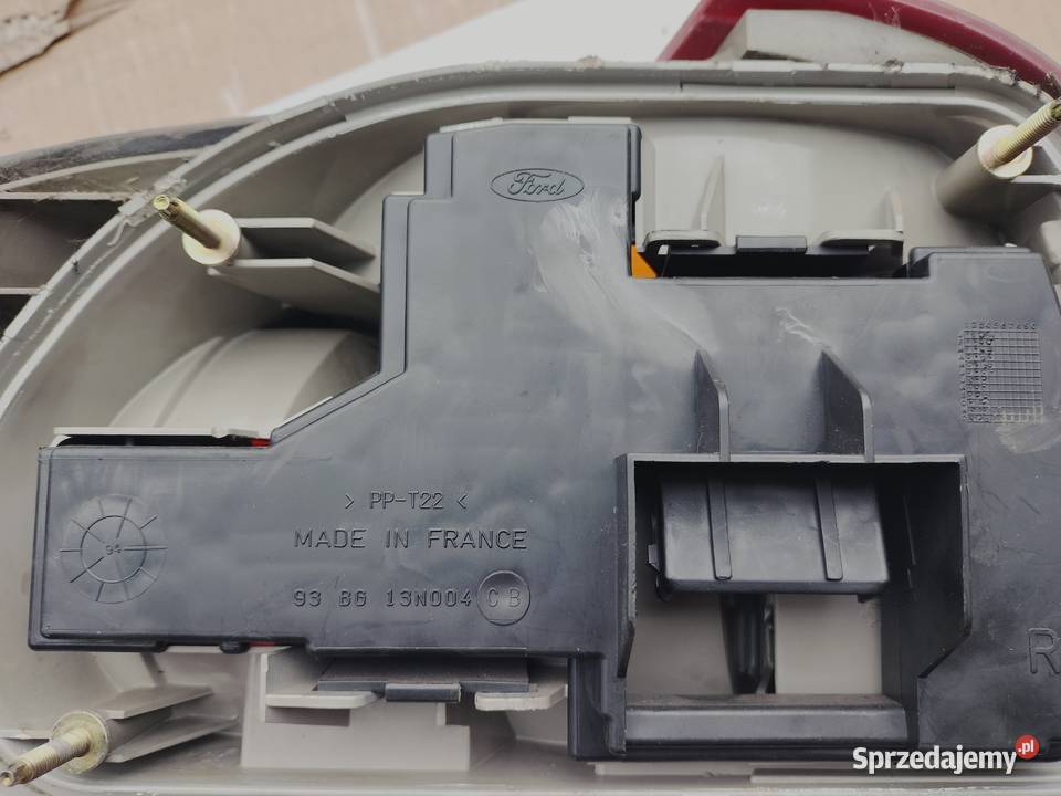 LAMPA TYŁ TYLNA PRAWA FORD MONDEO MK1