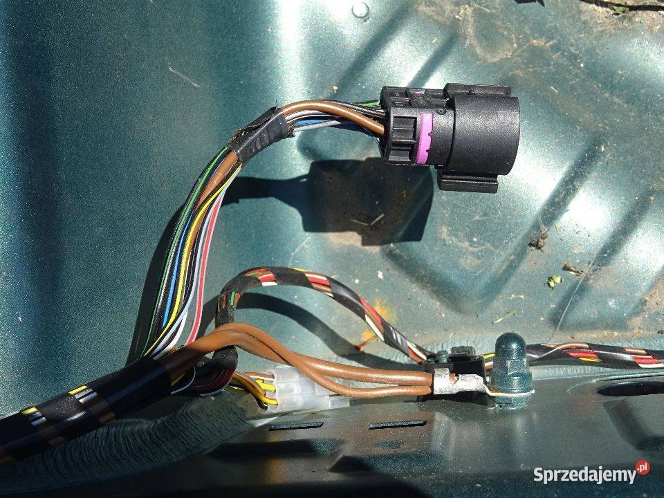 Instalacja elektryczna wiązka przewodów tylnej osobowe Materiały instalacyjne Parcice