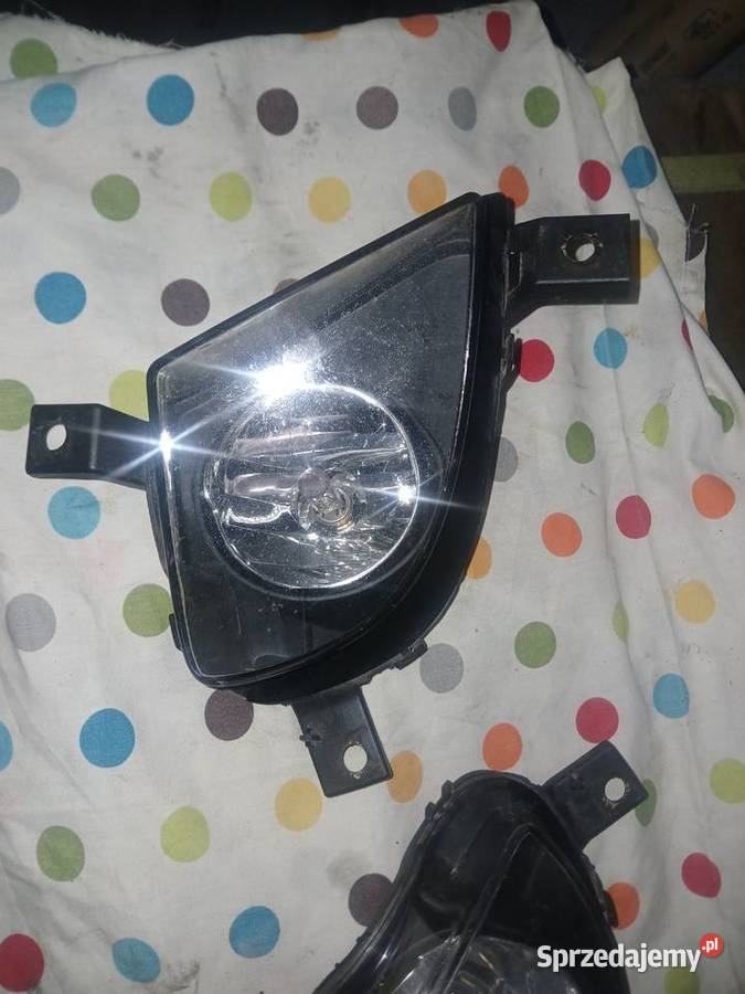 LAMPY PRZECIWMGIELNE HALOGENY BMW E90E91 osobowe Iłża