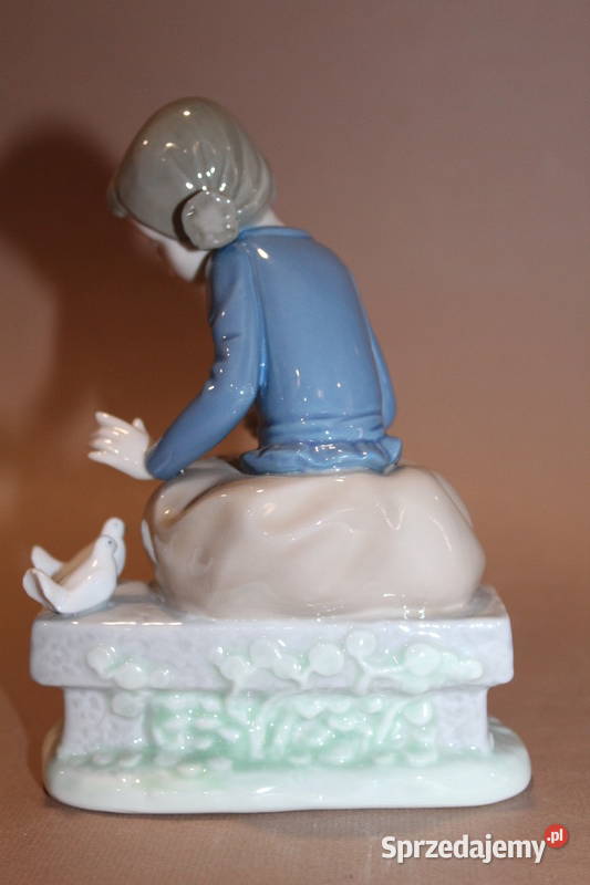 Figurka dziewczynka z gołębiami 266 FiaF Porcelana i szkło