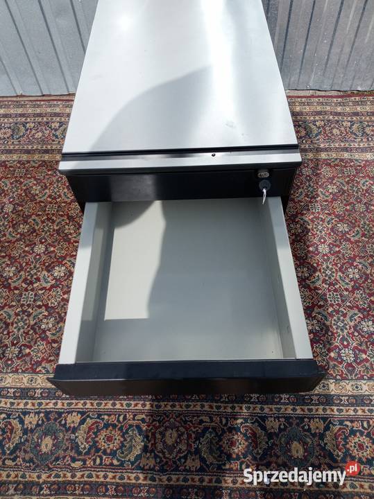 Szafkę warsztatową sprzedam kujawsko-pomorskie Borówno