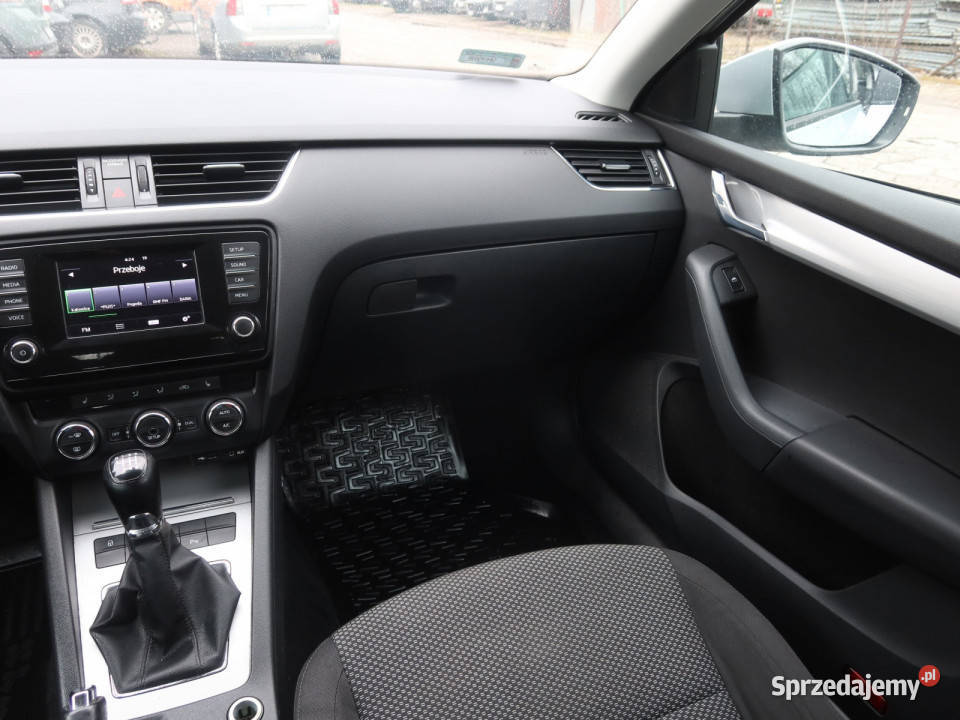 Skoda Octavia 14 TSI czujnik zmierzchu Katowice