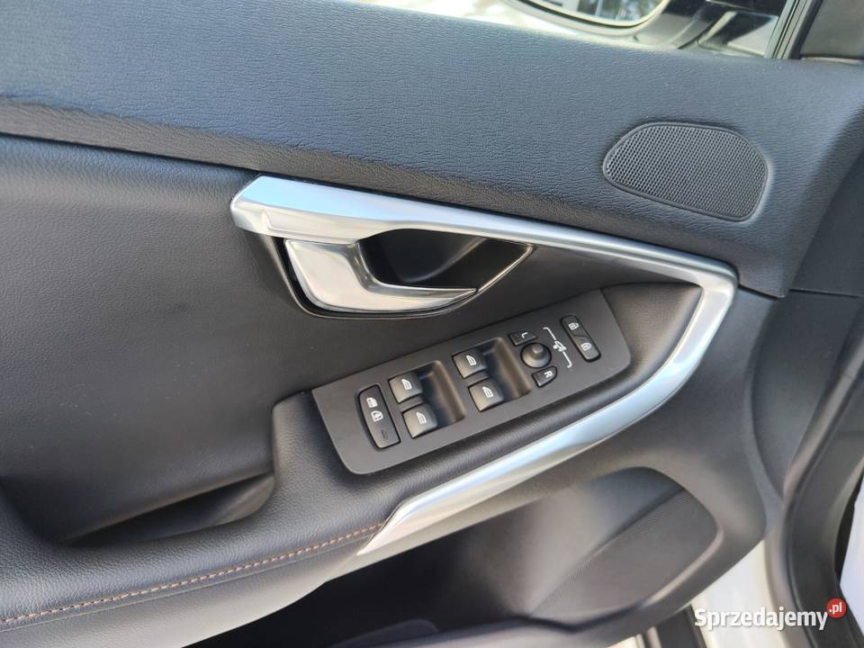 Volvo V40 D3 150 Nawi Led Kamera Summum V40 Ostrowiec Świętokrzyski sprzedam
