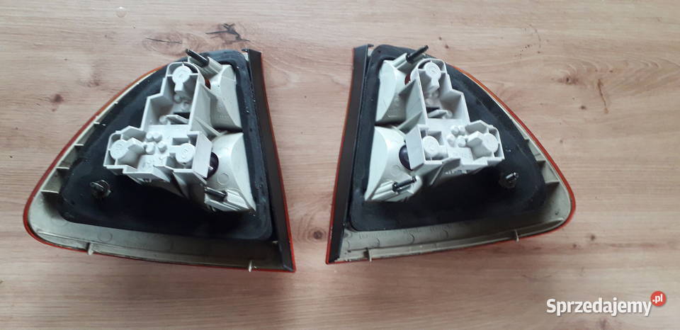 Komplet Tylny lamp BMW Serii 3 318i E46 Kombi sprzedam