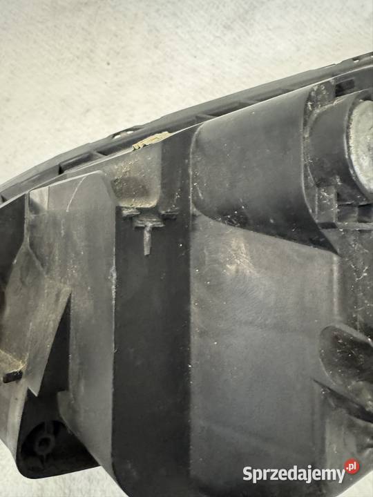 Lampa prawy przód Mazda II 0714 osobowe śląskie Jasienica