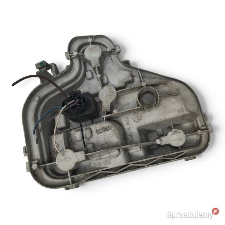 WKŁAD TYLNEJ LAMPY PRAWY Audi A3 8P 3D 0308 sprzedam