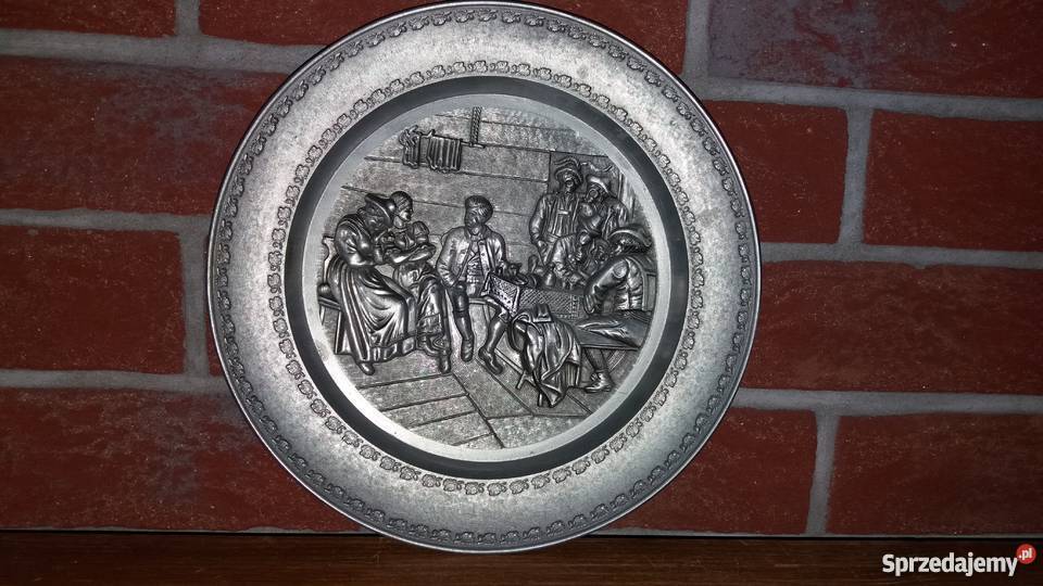 Płaskorzeźbacynowe talerzemotyw myśliwski Lubień sprzedam