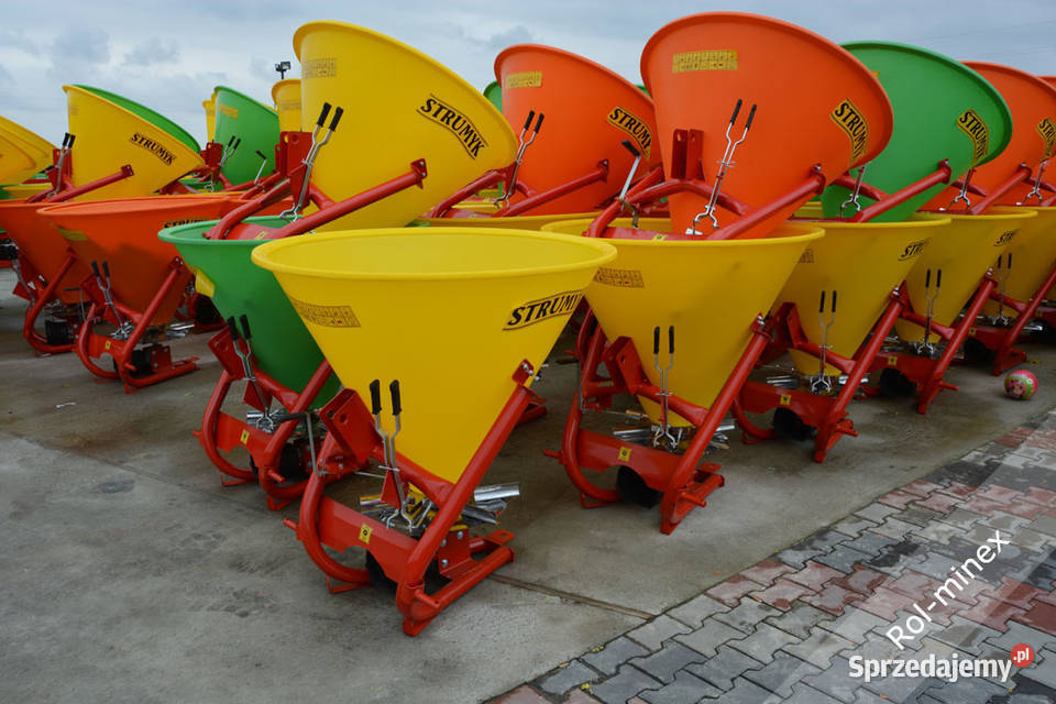 Rozsiewacz do nawozów Lejek do nawozu 1 nieuszkodzony Kłobuck sprzedam