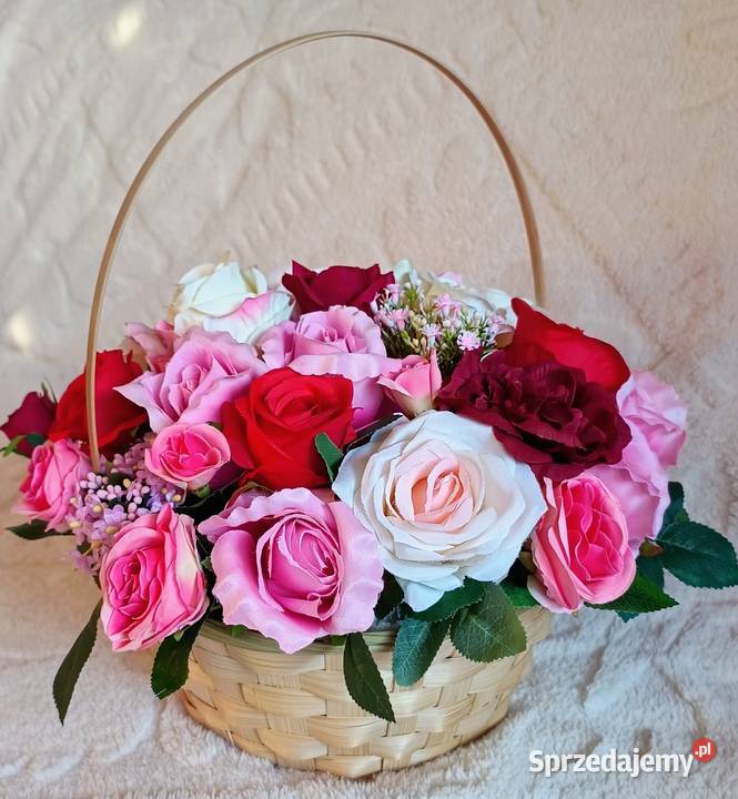 Kosz prezentowy Kompozycje kwiatowe