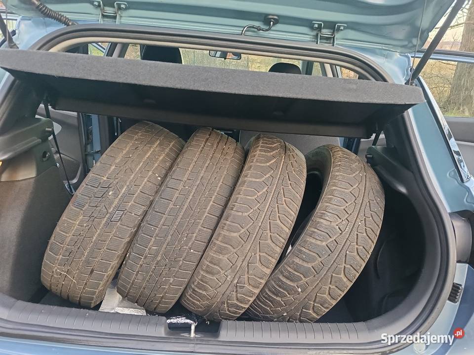 Sprzedam Hyundai i20 mały przebieg centralny zamek