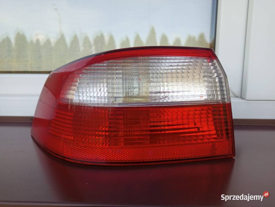 Renault Laguna 2 II hatchback HB lampa tył tylna Sieradz
