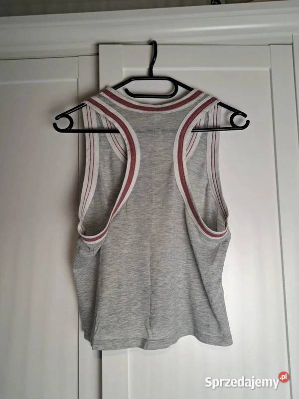 Top sportowy Live Love Dream w szarym kolorze z Trąbki Wielkie