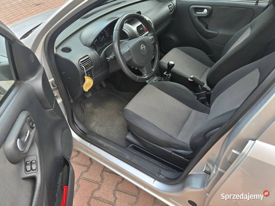 Opel Corsa 10 benzyna 2004 długie opłaty Łódź