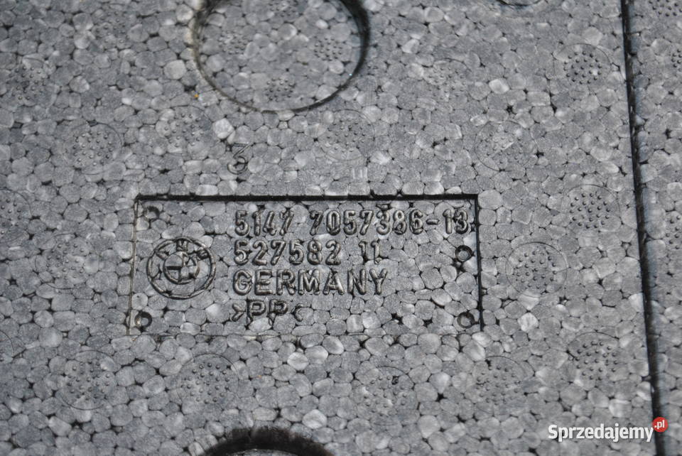 Wypełnienie wnęki bagażnika lewa strona BMW E60 Części