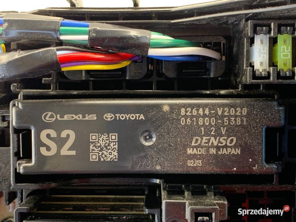 SKRZYNKA BEZPIECZNIKÓW LEXUS LBX 82644V2020