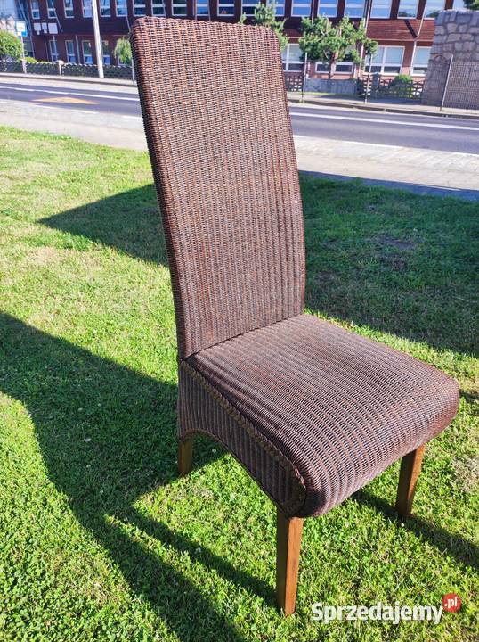 Krzesła rattanowe 8 sztuk firmy Loom Łagiewniki sprzedam