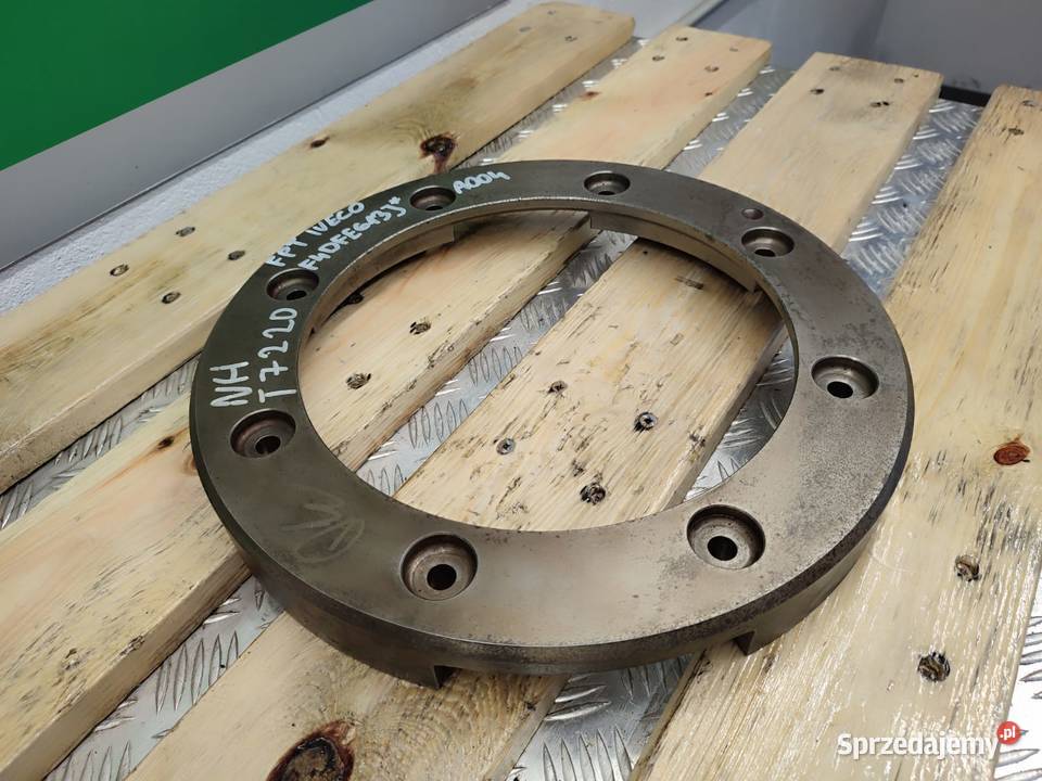 Dystans silnika FPT Holland T7270 wielkopolskie Wilkowo sprzedam