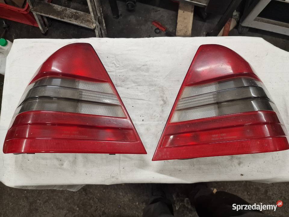 Mercedes W202 lampy tył kpl osobowe Oświetlenie Koszalin