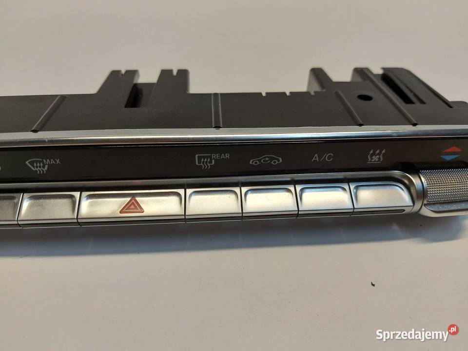 Mercedes EQA 250 W243 PANEL KLIMATYZACJI