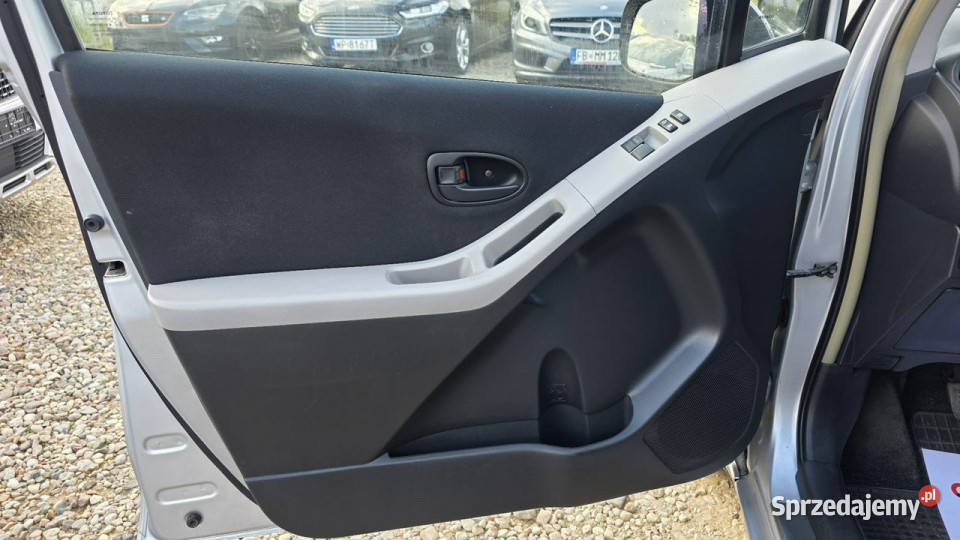 Toyota Yaris klima salon polska super stan II 1329cm3 Lębork