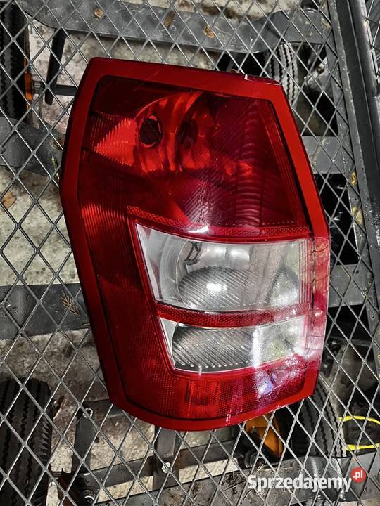 Lampa tył lewa Chrysler 300C kombi Przeźmierowo