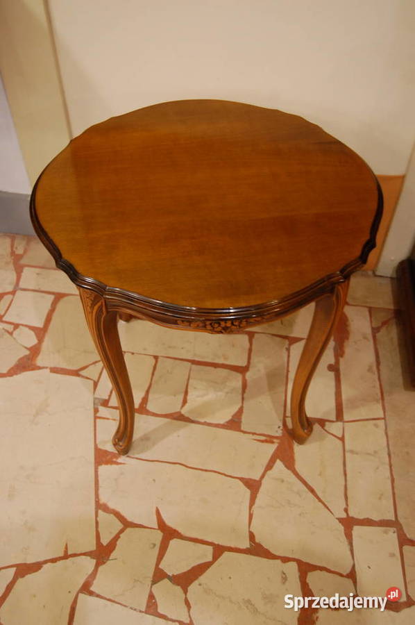 Stolik kawowy w stylu ludwikowskim