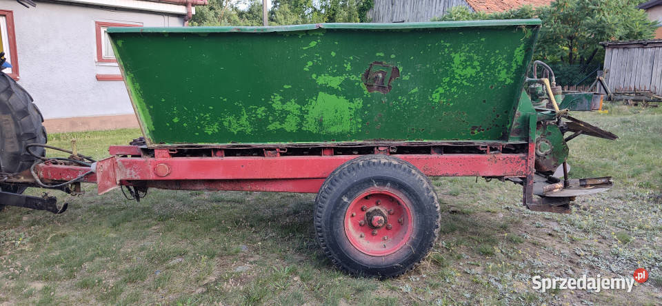 Rozrzutnik do wapna i nawozów Oborzany