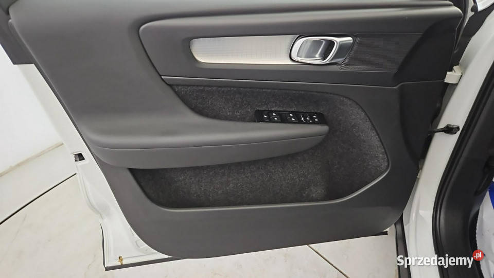 Volvo XC 40 T3 Momentum Pro Z Polskiego Salonu gniazdo USB XC 40 Warszawa