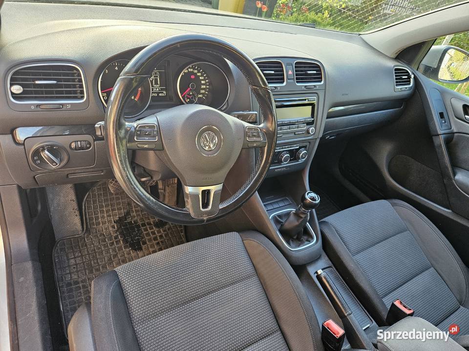 VOLKSWAGEN Golf VI 16 mpi