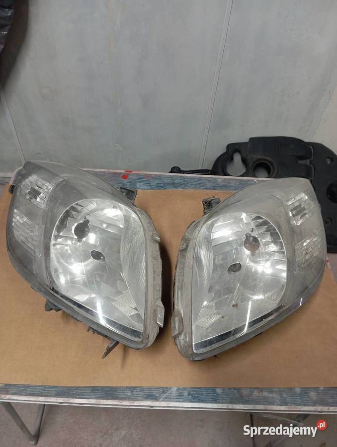 Sprzedam lampę toyota Yaris 2 wielkopolskie Tarnowo Podgórne