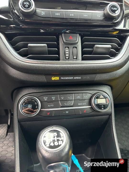 Ford Fiesta Mk8 10 Ecoboost 101 2019r niebieski Pilica