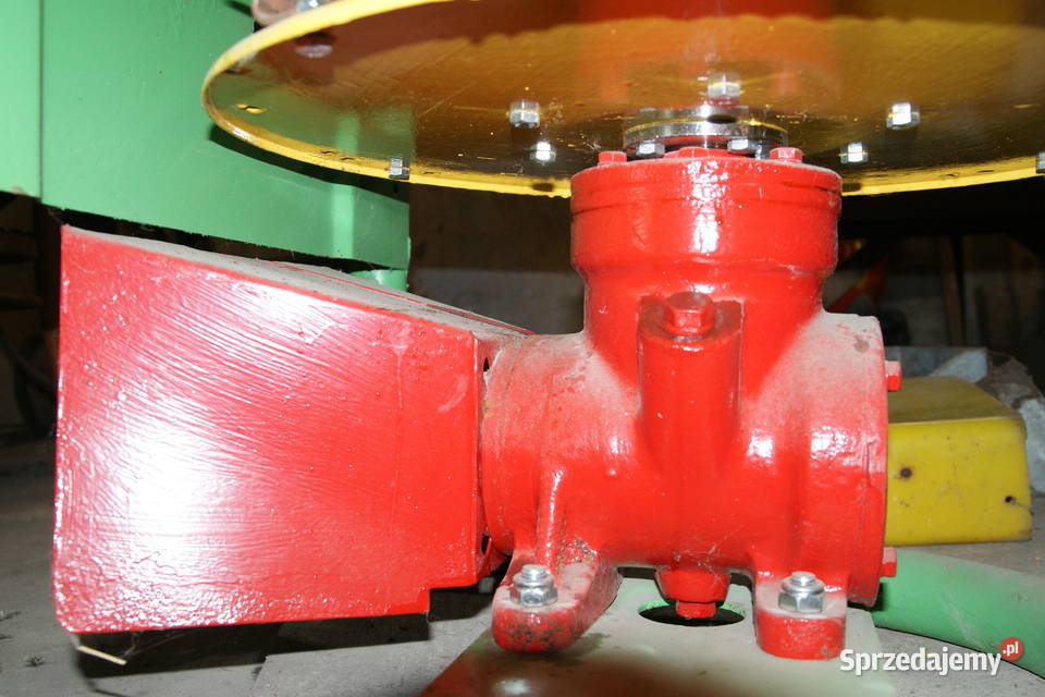 Rozsiewacz lej RNZ Brzeg z przystawką Rozkopaczew