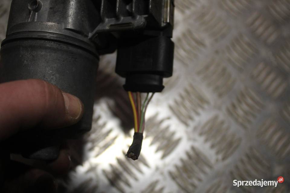 SILNICZEK WYCIERACZKI LEWY SEAT ALTEA 5P0955119A