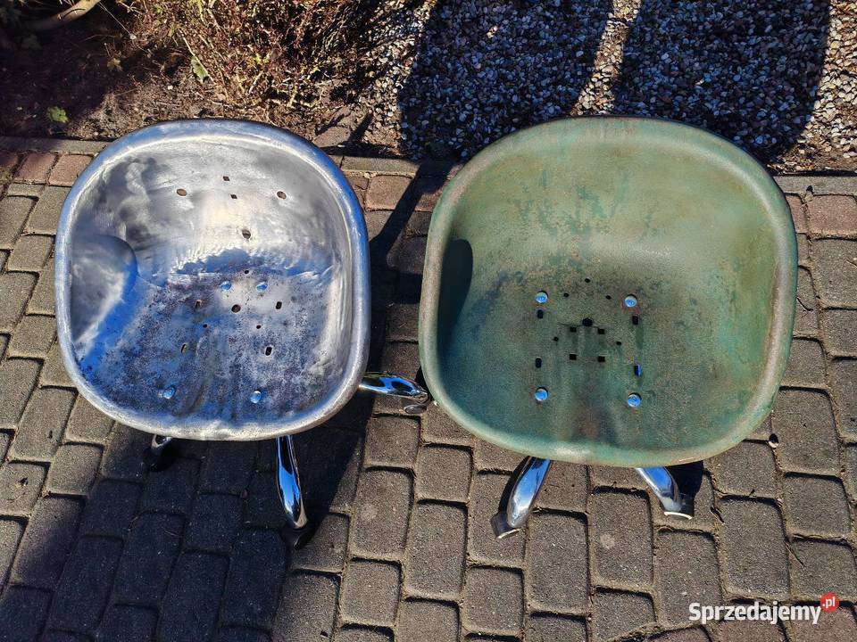 Vintage siedziska z traktora wielkopolskie Osiniec