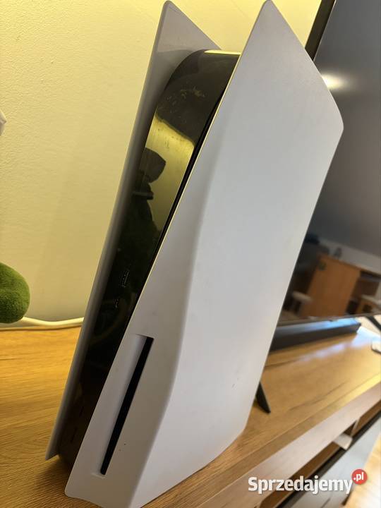 Play Station 5 z padem 1TB napęd stan ze sklepu Lublin