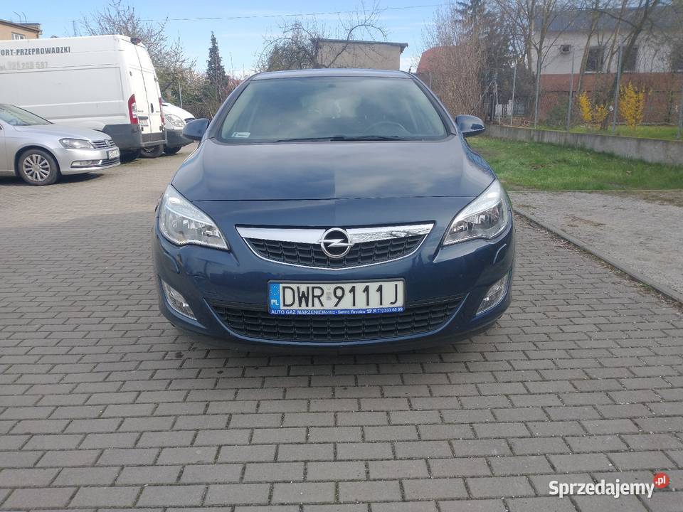 Opel Astra 1.4 LPG 2011 rok