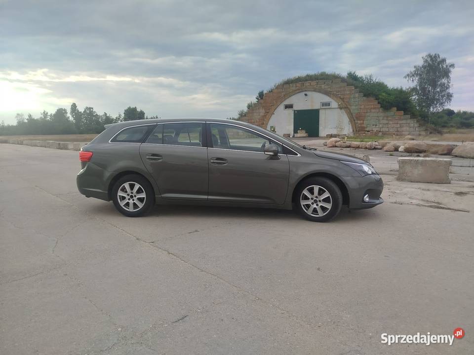 Toyota Avensis D4D premium nawigacja
