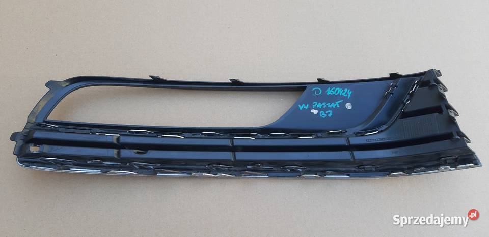 VW PASSAT B7 KRATKA ZDERZAKA HALOGENY LEWA CHROM Bieleń