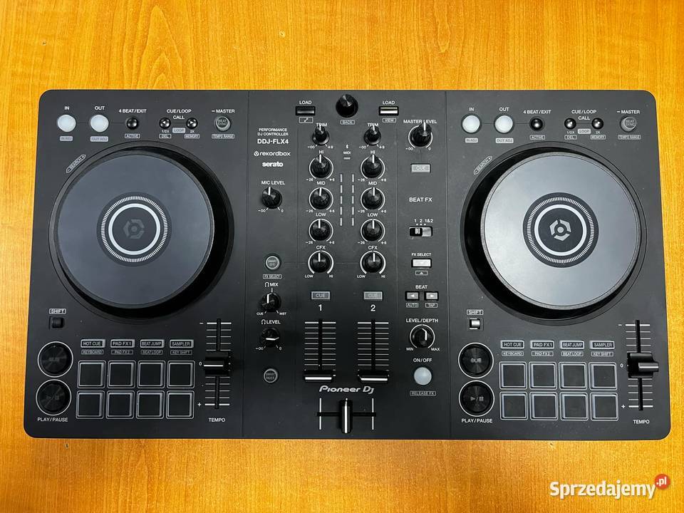 Pioneer DDJ-FLX4 - dwukanałowy kontroler DJ wyposażony w USB typu C