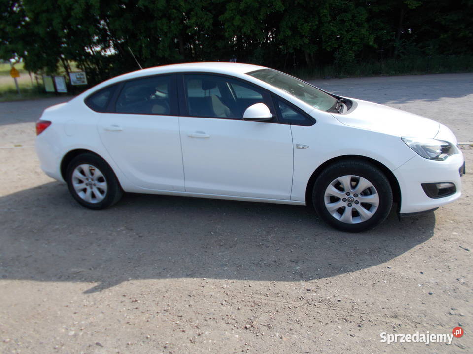 Opel Astra j sedan Salon Polska 2018 biały hak Pigża