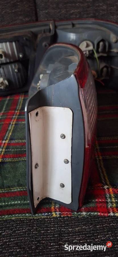 Lampy tylne Mazda 626 2001r osobowe łódzkie Łódź