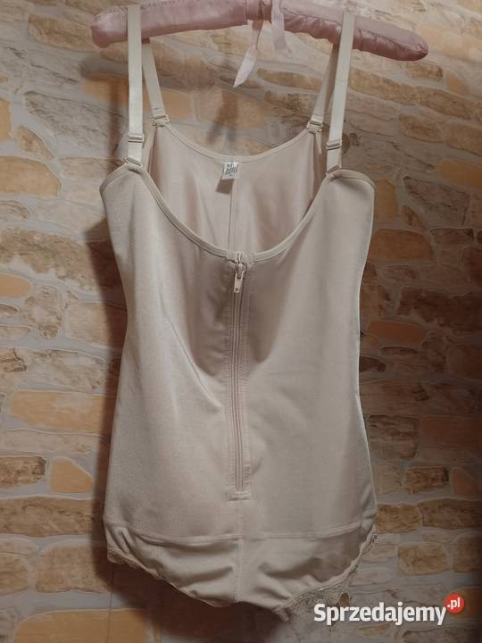 42XL Wytworne z połyskiem Body modelujące z Body i gorsety