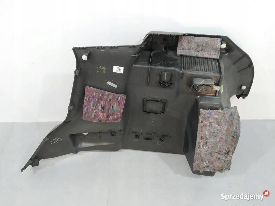 TAPICERKA BOCZEK BAGAŻNIKA LEWY TYŁ Suzuki