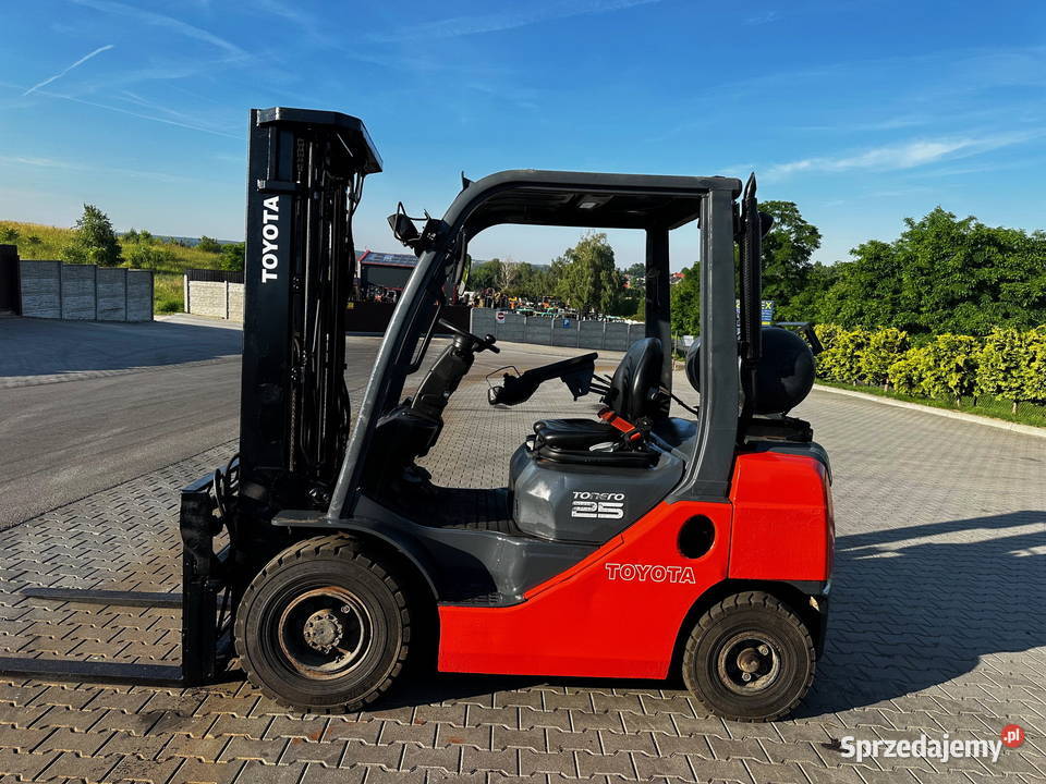 wózek widłowy TOYOTA 028FGF25 2500 Triplex 50m Działoszyn
